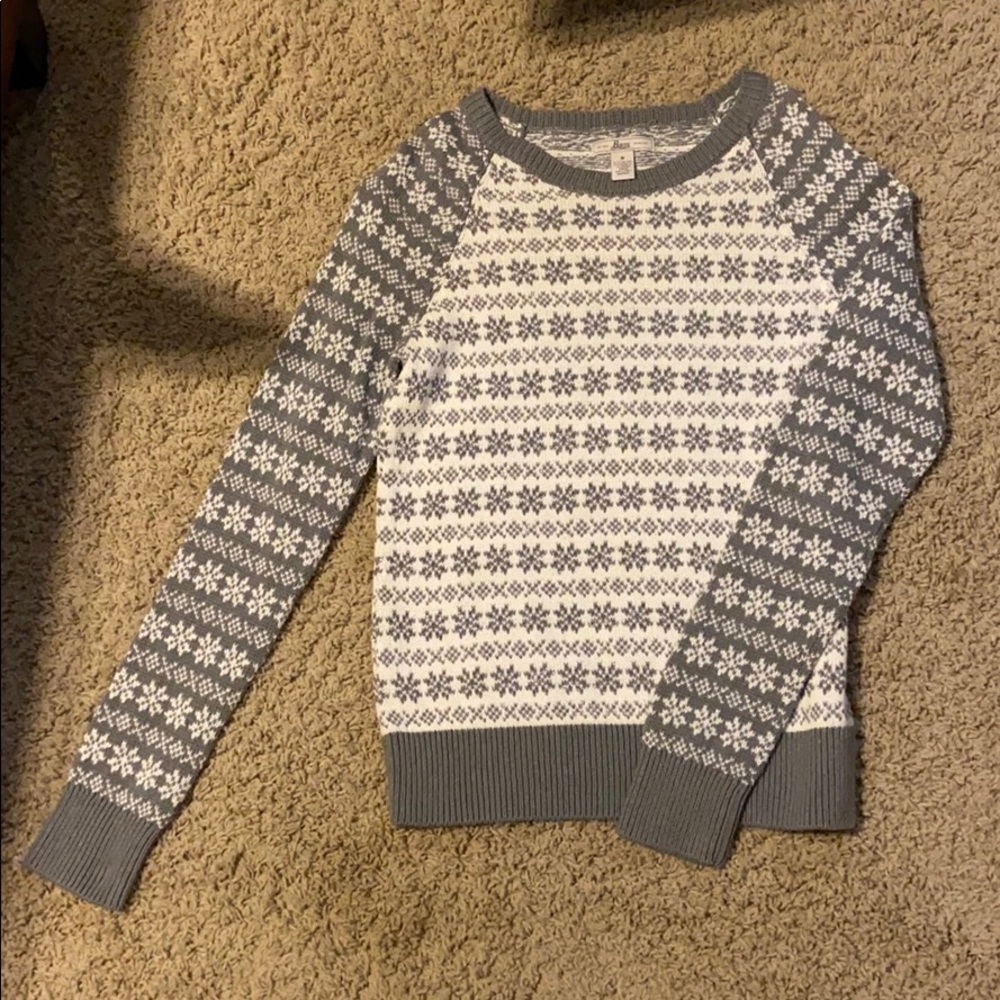Bass Holiday sweater